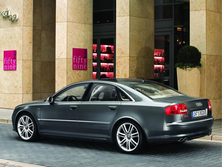  Audi S8 (D3) 2005 года  (WW) (фото 25 из 61)